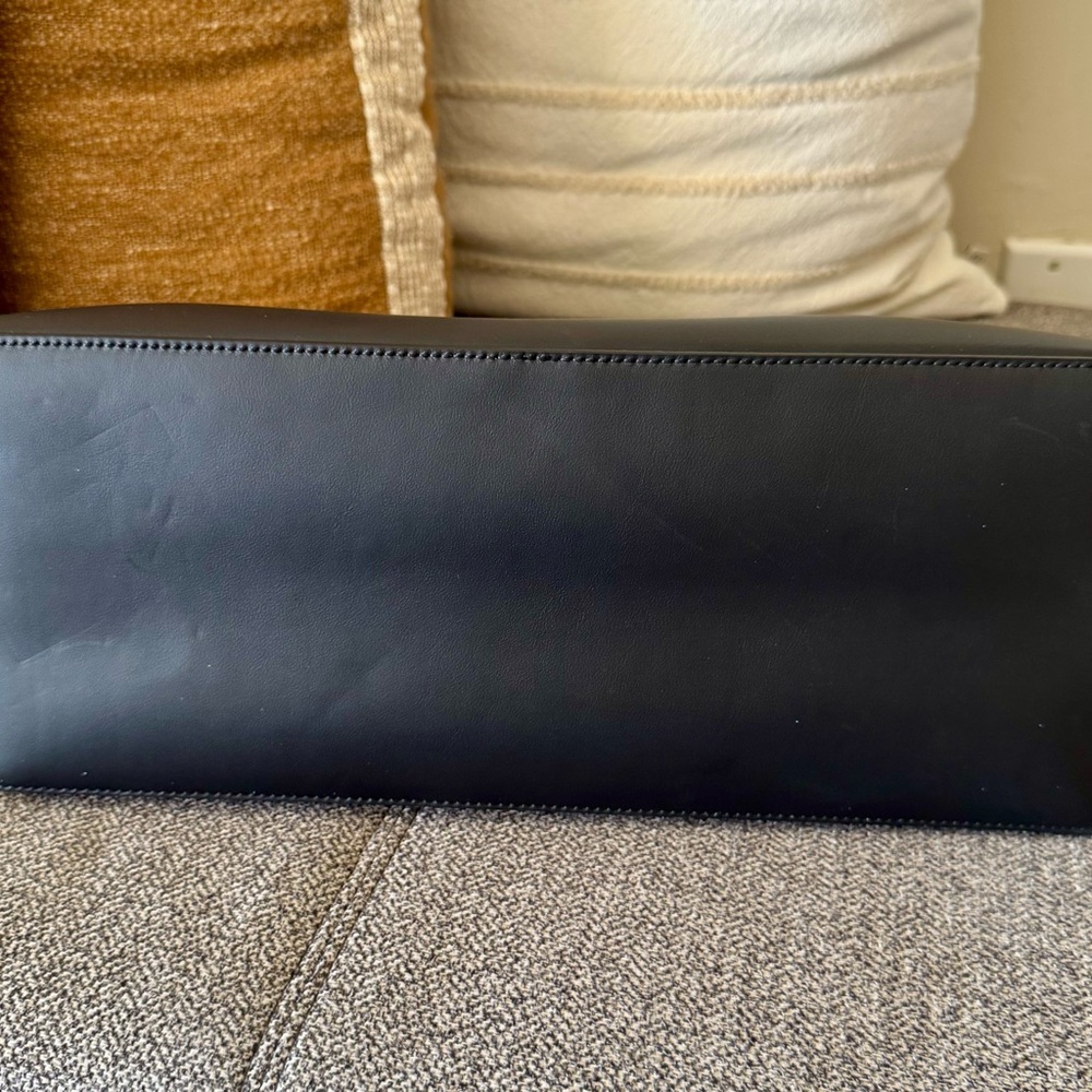Flattered Black Leather Tote Bag - Picture 9 of 16